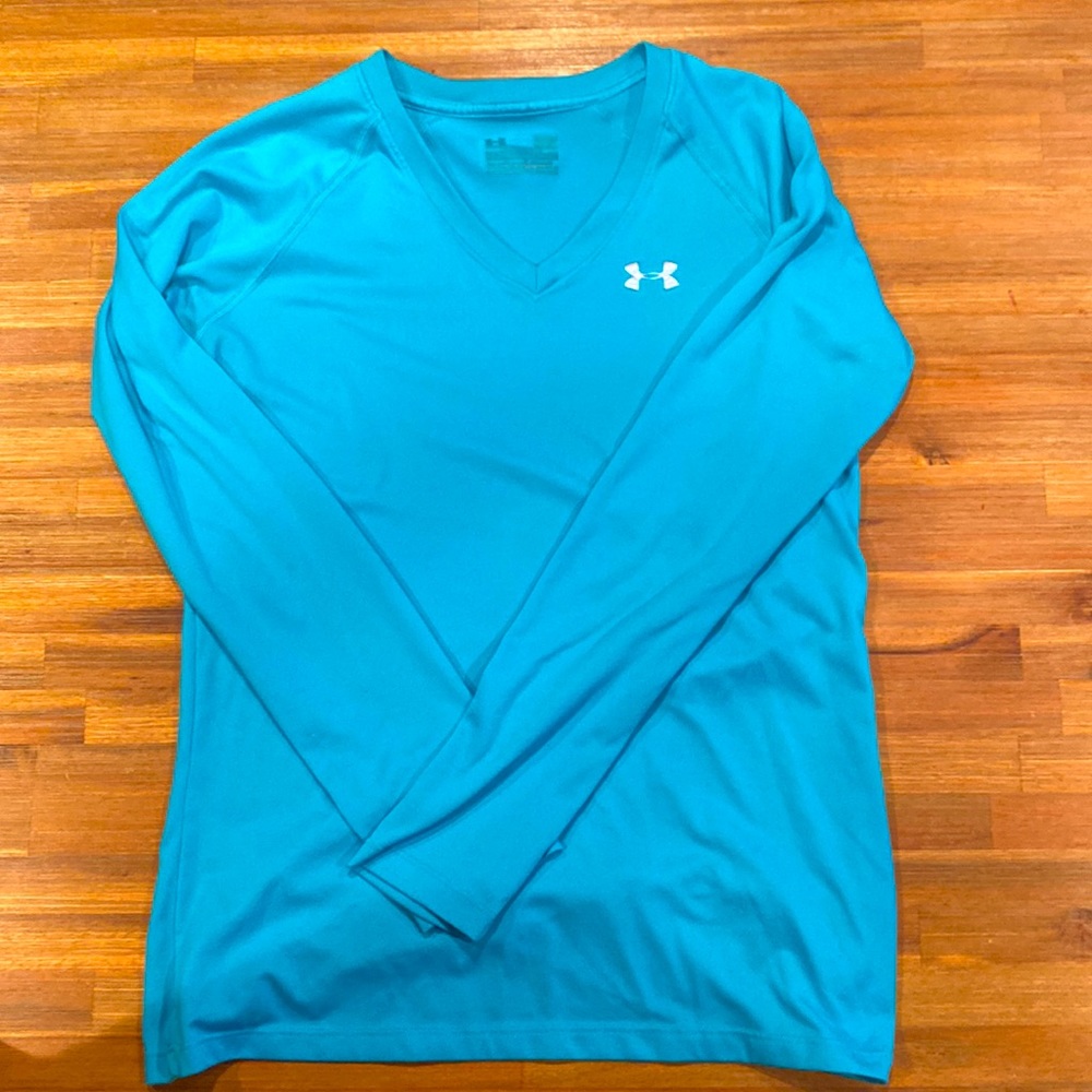 Under Armour long sleeve T. Size M. Blue/teal